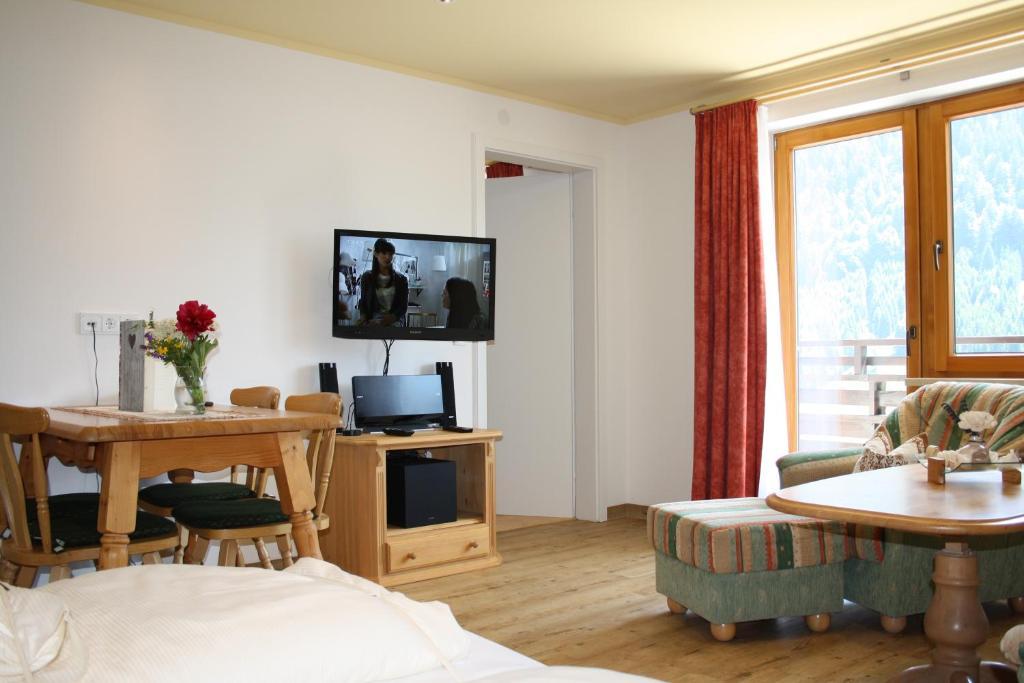 Sporthotel Walliser Hirschegg  Quarto foto